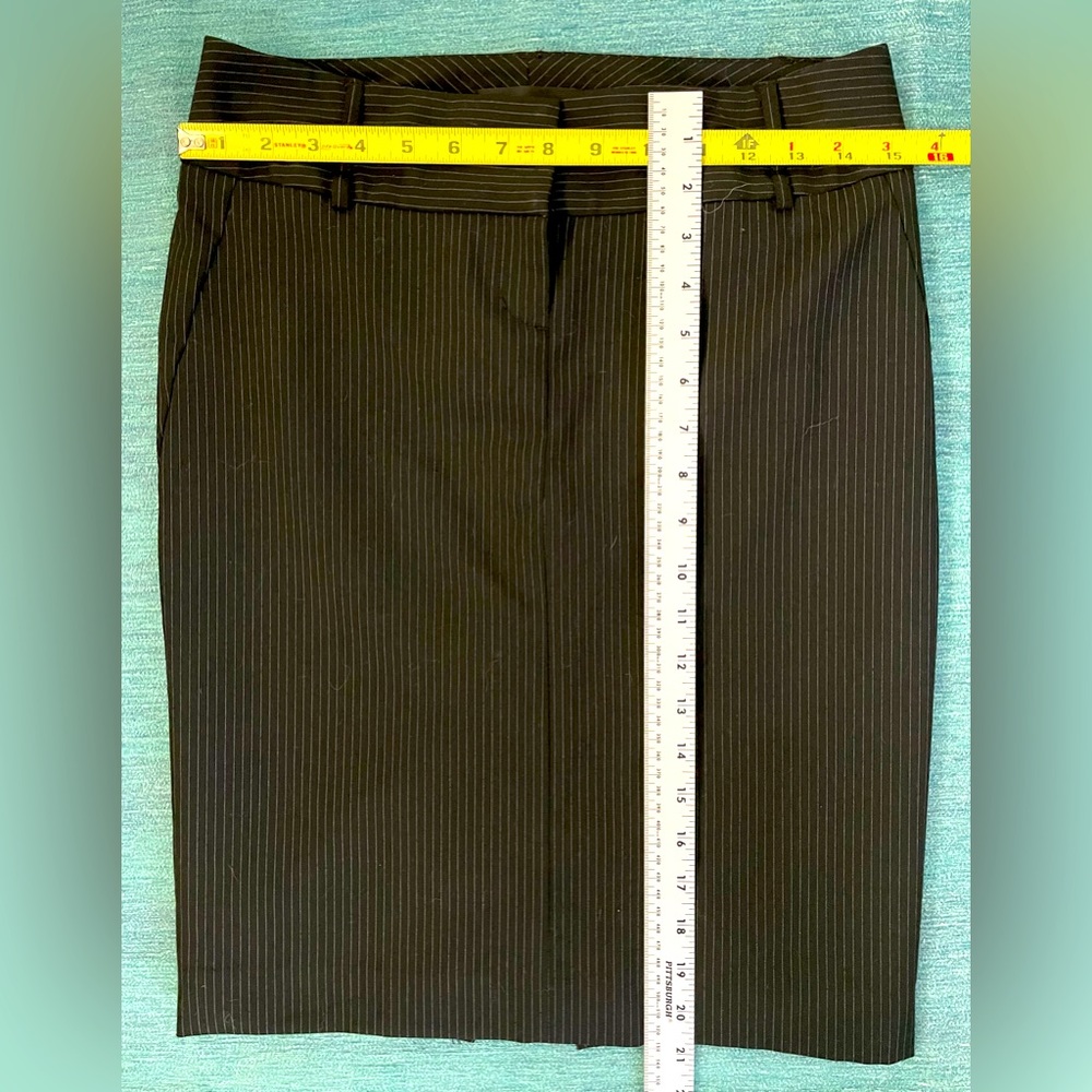 Express Black Pinstripe Pencil Skirt.  Size 2. Fully lined, 2 belt loop sizes.
